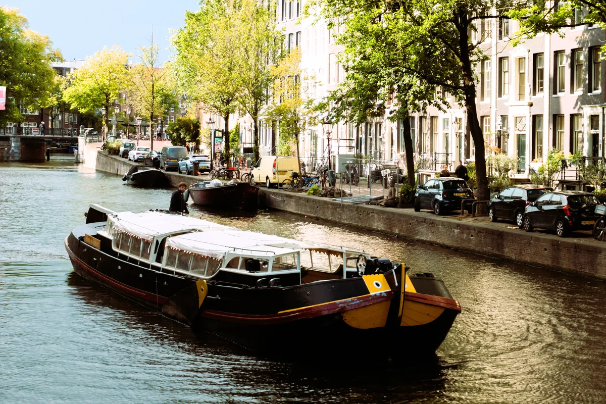 Canal boat Hoop op Behoud Amsterdam
