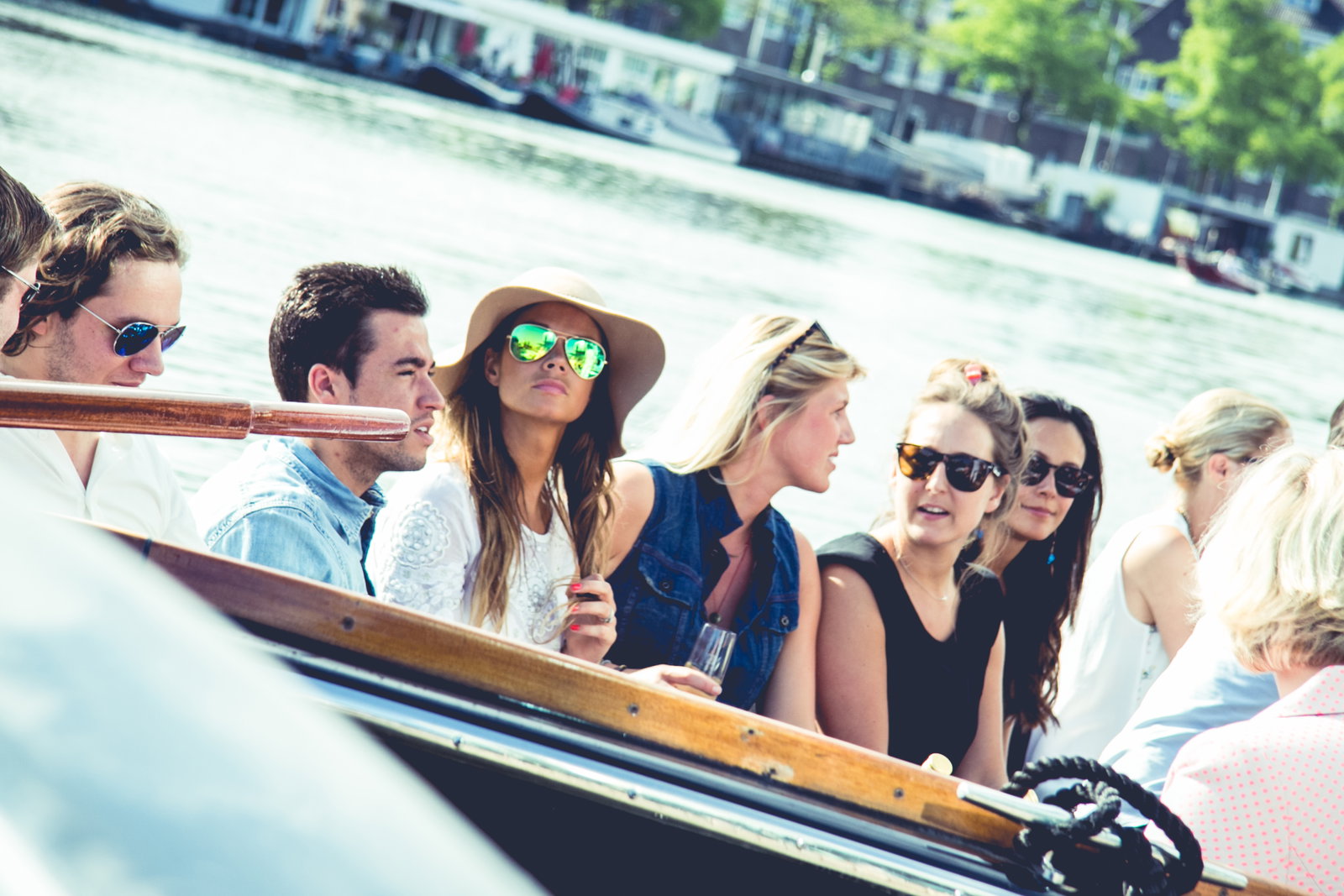 Dining on a boat in Amsterdam: how many guests fit at the table?