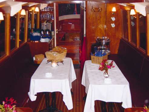 monalisa houseboats group of 25 Rent Boat boat Rent persons Canal A Mona Lisa via Amsterdam